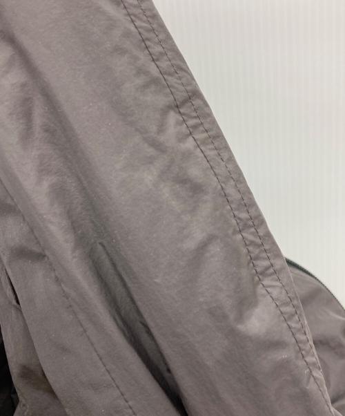 hatra（ハトラ）hatra (ハトラ) マウンテンパーカー/ナイロンブルゾン チャコール サイズ:SIZE2の古着・服飾アイテム