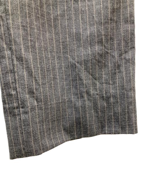 NEAT（ニート）NEAT (ニート) ツータックストライプパンツ グレー サイズ:48の古着・服飾アイテム