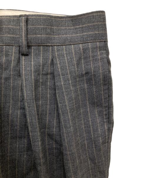 NEAT（ニート）NEAT (ニート) ツータックストライプパンツ グレー サイズ:48の古着・服飾アイテム