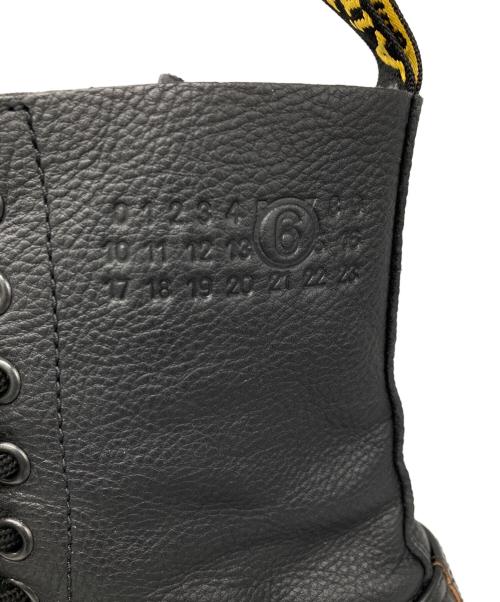 Dr.Martens（ドクターマーチン）Dr.Martens (ドクターマーチン) MM6 Maison Margiela (エムエムシックスメゾンマルジェラ) 10ホールレースアップアンクルブーツ ブラック サイズ: UK8の古着・服飾アイテム