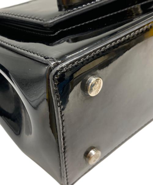 Vivienne Westwood（ヴィヴィアンウエストウッド）Vivienne Westwood (ヴィヴィアンウエストウッド) エナメルセミショルダーバッグ ブラック サイズ:-の古着・服飾アイテム