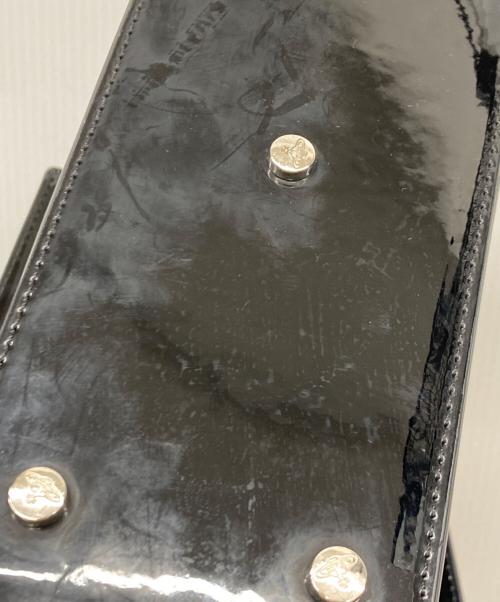 Vivienne Westwood（ヴィヴィアンウエストウッド）Vivienne Westwood (ヴィヴィアンウエストウッド) エナメルセミショルダーバッグ ブラック サイズ:-の古着・服飾アイテム