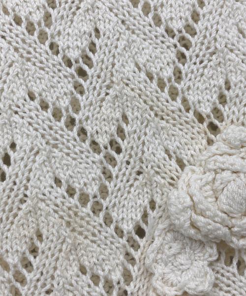 PINK HOUSE（ピンクハウス）PINK HOUSE (ピンクハウス) 立体薔薇モチーフカーディガン アイボリー サイズ:-の古着・服飾アイテム