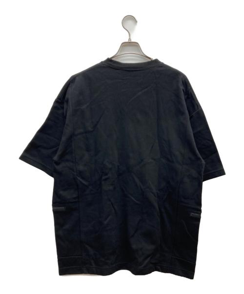 WHITE MOUNTAINEERING（ホワイトマウンテ二アニング）WHITE MOUNTAINEERING (ホワイトマウンテ二アニング) SIDE POCKET TーSHIRT ブラック サイズ:2の古着・服飾アイテム
