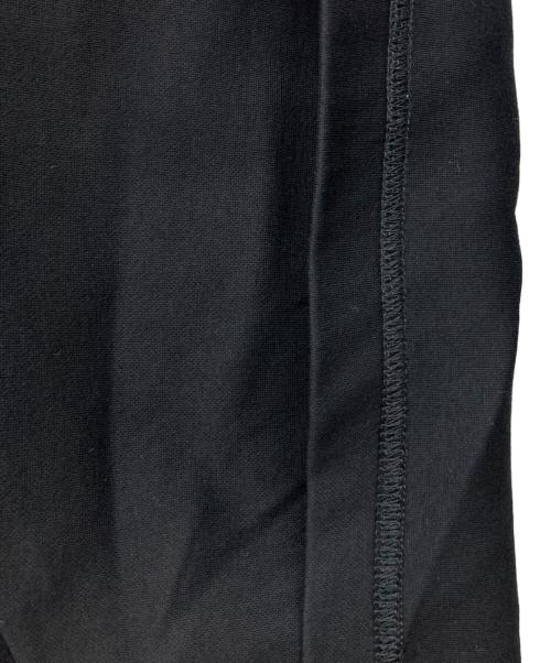 WHITE MOUNTAINEERING（ホワイトマウンテ二アニング）WHITE MOUNTAINEERING (ホワイトマウンテ二アニング) SIDE POCKET TーSHIRT ブラック サイズ:2の古着・服飾アイテム