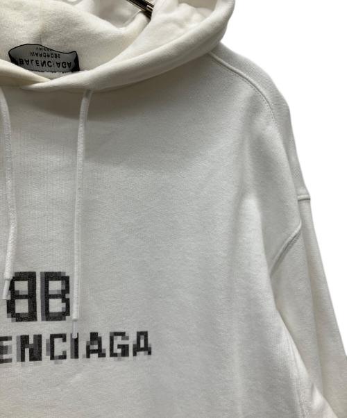 BALENCIAGA（バレンシアガ）BALENCIAGA (バレンシアガ) フロントBBピクセルロゴプリントプルオーバーパーカー ホワイト サイズ:XSの古着・服飾アイテム