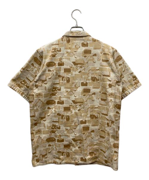 BAPE BY A BATHING APE（ベイプバイアベイシングエイプ）BAPE BY A BATHING APE (ベイプバイアベイシングエイプ) MODERN EQUIPMENT カモ柄半袖シャツ カーキ サイズ:Mの古着・服飾アイテム