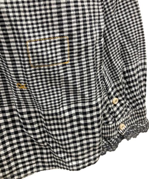 45R（フォーティファイブ・アール）45R (フォーティファイブ・アール) 春風インドカディのフリルブラウス ホワイト×ブラック サイズ:3の古着・服飾アイテム