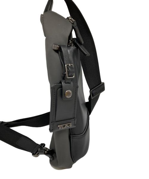 TUMI（トゥミ）TUMI (トゥミ) Harrisonグレゴリースリング ブラック×グレーの古着・服飾アイテム