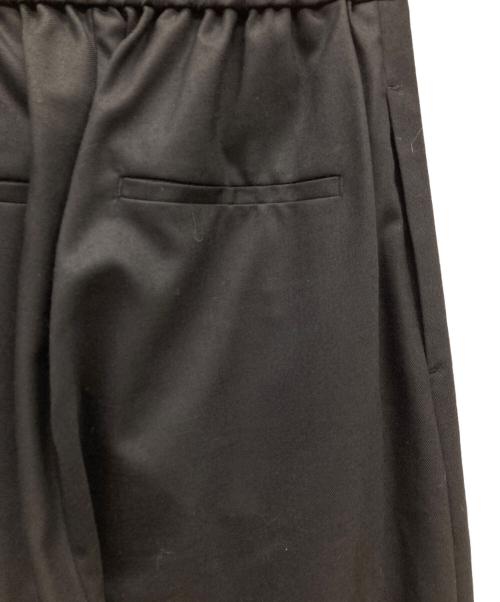 Con te（コンテ）Con te (コンテ) アシンメトリーパンツ ブラック サイズ:36の古着・服飾アイテム