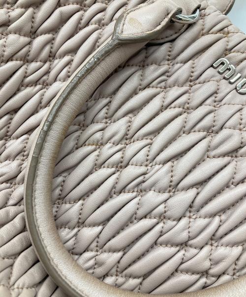 MIU MIU（ミュウミュウ）MIU MIU (ミュウミュウ) マテラッセ ナッパクリスタル ピンク サイズ:-の古着・服飾アイテム