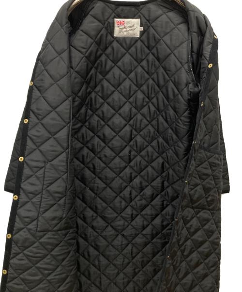 Traditional Weatherwear（トラディショナルウェザーウェア）Traditional Weatherwear (トラディショナルウェザーウェア) ARKLEY LONG キルティングコート ブラック サイズ:36の古着・服飾アイテム