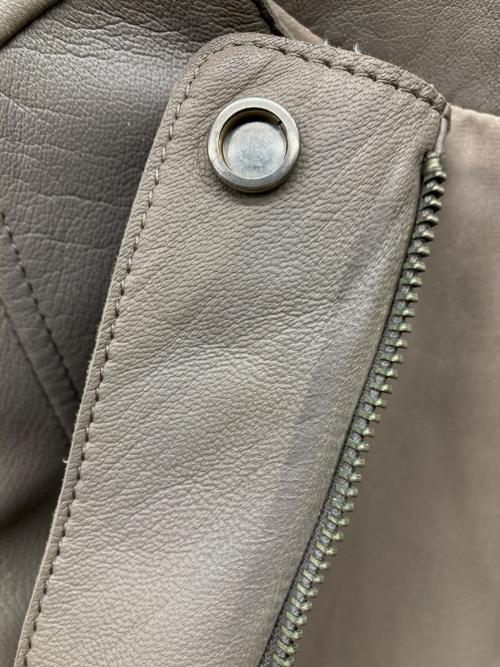 allureville（アルアバイル）allureville (アルアバイル) ノーカラーラムレザーシングルライダース ベージュ サイズ:Mの古着・服飾アイテム