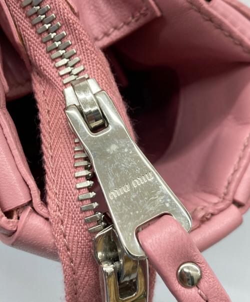 MIU MIU（ミュウミュウ）MIU MIU (ミュウミュウ) 編み込みレザートートバッグ ピンクの古着・服飾アイテム
