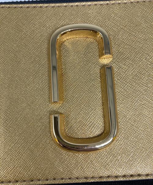 MARC JACOBS（マークジェイコブス）MARC JACOBS (マークジェイコブス) スナップショットショルダーバッグ ゴールドの古着・服飾アイテム