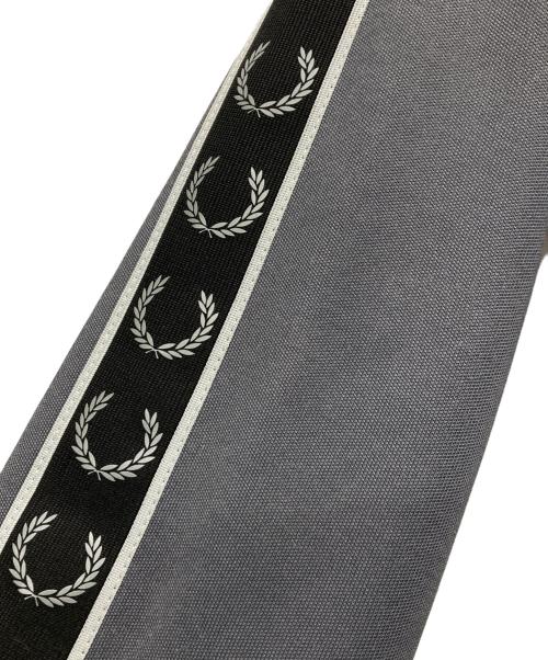 FRED PERRY（フレッドペリー）FRED PERRY (フレッドペリー) トラックジャケット グレー サイズ:Mの古着・服飾アイテム