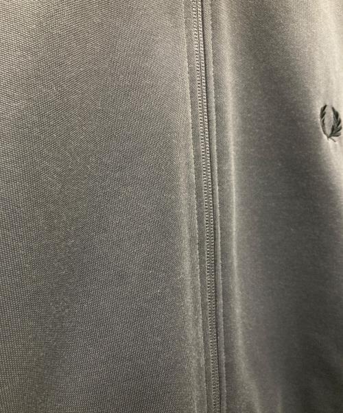 FRED PERRY（フレッドペリー）FRED PERRY (フレッドペリー) トラックジャケット グレー サイズ:Mの古着・服飾アイテム