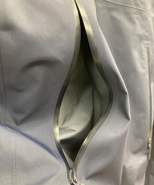 ARC'TERYX（アークテリクス）ARC'TERYX (アークテリクス) BETA JACKET M ネイビー サイズ:SIZE Lの古着・服飾アイテム