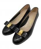 Salvatore Ferragamoサルヴァトーレ フェラガモ）の古着「型押しパンプス」｜ブラック