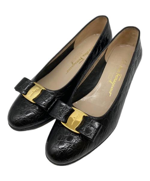 Salvatore Ferragamo（サルヴァトーレ フェラガモ）Salvatore Ferragamo (サルヴァトーレ フェラガモ) 型押しパンプス ブラック サイズ:7 1/2の古着・服飾アイテム
