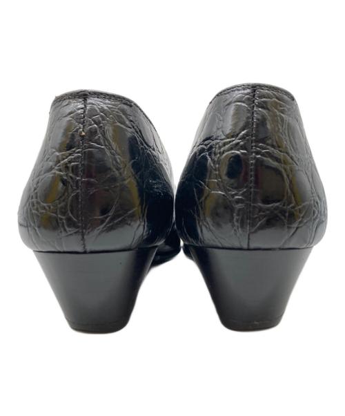 Salvatore Ferragamo（サルヴァトーレ フェラガモ）Salvatore Ferragamo (サルヴァトーレ フェラガモ) 型押しパンプス ブラック サイズ:7 1/2の古着・服飾アイテム
