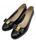 Salvatore Ferragamo（サルヴァトーレ フェラガモ）の古着「型押しパンプス」｜ブラック