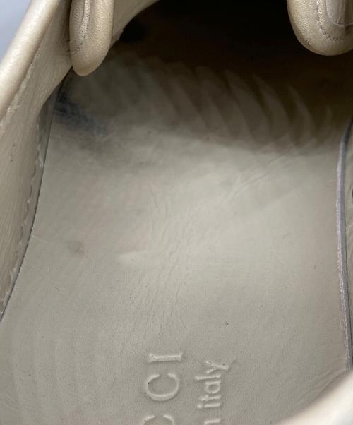 GUCCI（グッチ）GUCCI (グッチ) ローカットレザースニーカー アイボリー サイズ:7の古着・服飾アイテム