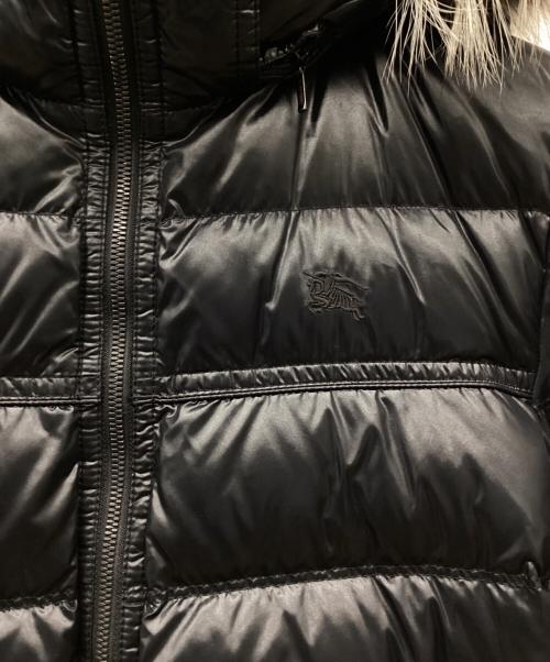 BURBERRY BLACK LABEL（バーバリーブラックレーベル）BURBERRY BLACK LABEL (バーバリーブラックレーベル) ホースロゴ刺繍 フーデッドダウンジャケット ブラック サイズ:Mの古着・服飾アイテム