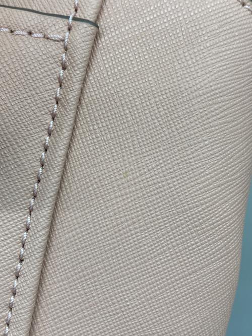 TUMI（トゥミ）TUMI (トゥミ) Saffiano Leather Varek Park Tote ピンクの古着・服飾アイテム
