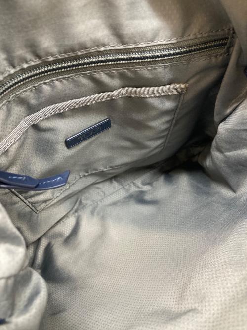 TUMI（トゥミ）TUMI (トゥミ) ナイロンショルダーバッグ ネイビー サイズ:-の古着・服飾アイテム