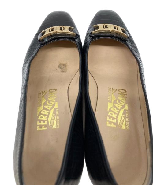 Salvatore Ferragamo（サルヴァトーレ フェラガモ）Salvatore Ferragamo (サルヴァトーレ フェラガモ) クロコ型押しレザーパンプス ブラック サイズ:25の古着・服飾アイテム