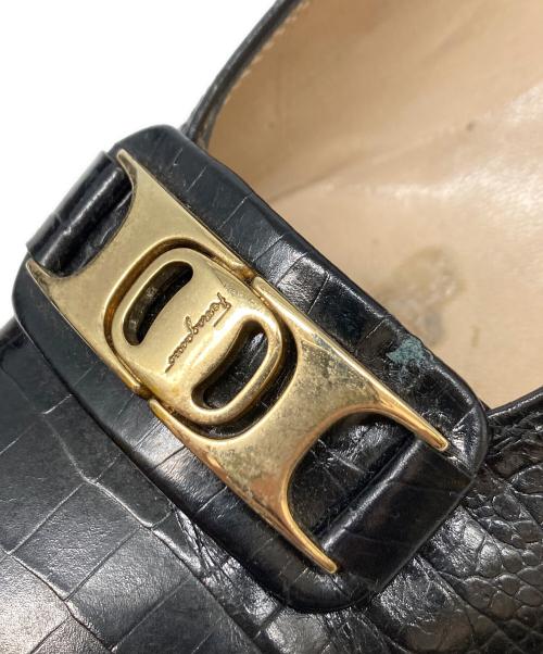 Salvatore Ferragamo（サルヴァトーレ フェラガモ）Salvatore Ferragamo (サルヴァトーレ フェラガモ) クロコ型押しレザーパンプス ブラック サイズ:25の古着・服飾アイテム