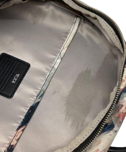 TUMI（トゥミ）TUMI (トゥミ) 総柄ナイロンリュック マルチカラー サイズ:-の古着・服飾アイテム
