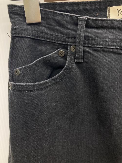 YANUK（ヤヌーク）YANUK (ヤヌーク) LAURA  Curve Tapered ブラック サイズ:24の古着・服飾アイテム