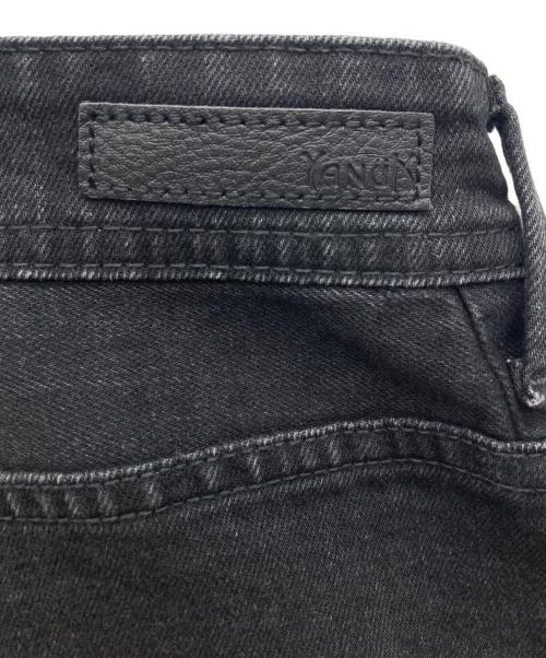 YANUK（ヤヌーク）YANUK (ヤヌーク) LAURA  Curve Tapered ブラック サイズ:24の古着・服飾アイテム