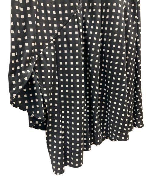 HYKE（ハイク）HYKE (ハイク) FD SQUARE PATTERN BOSOM DRESS ブラック×ホワイト サイズ:2の古着・服飾アイテム