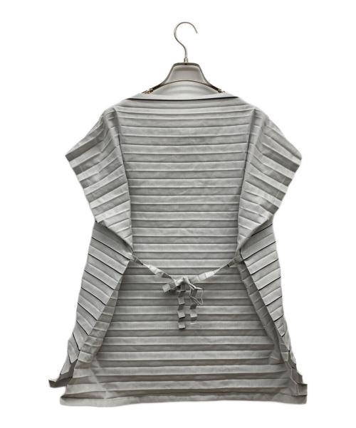 me ISSEY MIYAKE（ミーイッセイ ミヤケ）me ISSEY MIYAKE (ミーイッセイ ミヤケ) ノースリーブプリーツブラウス グレー サイズ:-の古着・服飾アイテム