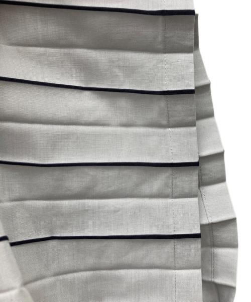 me ISSEY MIYAKE（ミーイッセイ ミヤケ）me ISSEY MIYAKE (ミーイッセイ ミヤケ) ノースリーブプリーツブラウス グレー サイズ:-の古着・服飾アイテム