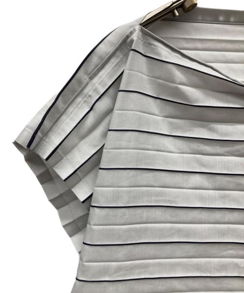 me ISSEY MIYAKE（ミーイッセイ ミヤケ）me ISSEY MIYAKE (ミーイッセイ ミヤケ) ノースリーブプリーツブラウス グレー サイズ:-の古着・服飾アイテム
