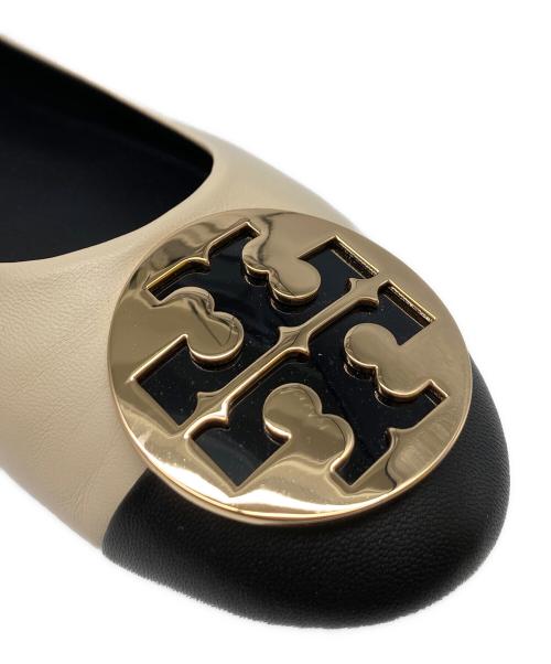 TORY BURCH（トリーバーチ）TORY BURCH (トリーバーチ) クレア キャップ トゥ バレエシューズ ベージュ サイズ:6の古着・服飾アイテム