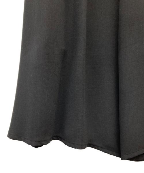 BEARDSLEY（ビアズリー）BEARDSLEY (ビアズリー) タックフレアーパンツ ブラック サイズ:SIZE F 未使用品の古着・服飾アイテム
