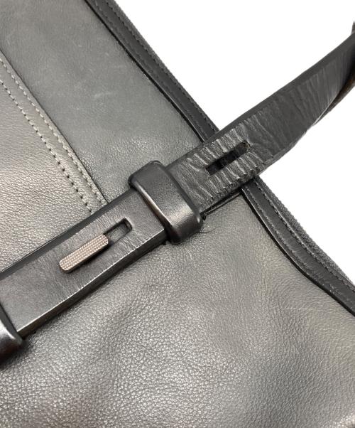 TUMI（トゥミ）TUMI (トゥミ) MISSION HARRISON Leather Briefcase/ミッションハリソンブリーフケース グレーの古着・服飾アイテム