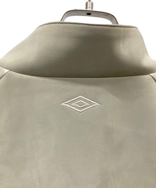 UMBRO（アンブロ）UMBRO (アンブロ) FREAK'S STORE (フリークスストア) SP Brushed Stand Collar Blouson グレー サイズ:Mの古着・服飾アイテム