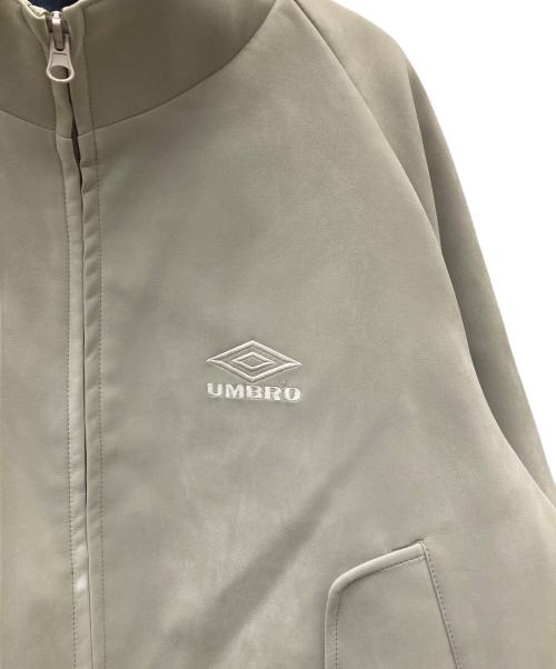 UMBRO（アンブロ）UMBRO (アンブロ) FREAK'S STORE (フリークスストア) SP Brushed Stand Collar Blouson グレー サイズ:Mの古着・服飾アイテム