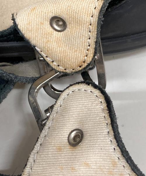 COMME des GARCONS（コムデギャルソン）COMME des GARCONS (コムデギャルソン) ベルトスウェードメリージェーンサンダル ブラック サイズ:24.5の古着・服飾アイテム