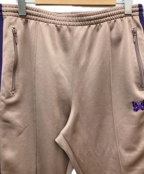 Needles（ニードルズ）Needles (ニードルズ) Boot-Cut Track Pant - Poly Smooth ベージュ サイズ:Lの古着・服飾アイテム
