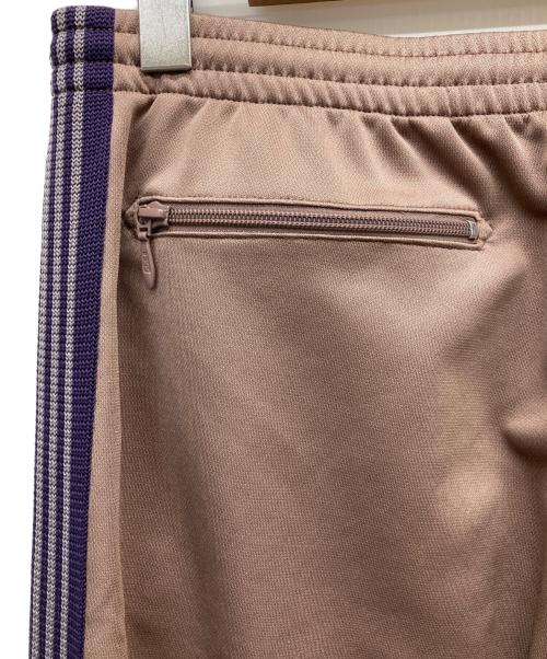 Needles（ニードルズ）Needles (ニードルズ) Boot-Cut Track Pant - Poly Smooth ベージュ サイズ:Lの古着・服飾アイテム