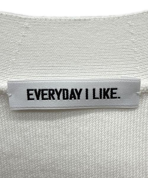 EVERYDAY I LIKE.（エヴリデイ アイ ライク）EVERYDAY I LIKE. (エヴリデイ アイ ライク) Sofia Vネック カーディガン ホワイト サイズ:-の古着・服飾アイテム