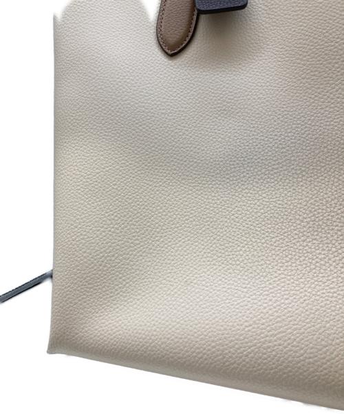 COACH（コーチ）COACH (コーチ) ウィロウ レザートートバッグ ホワイト×ベージュの古着・服飾アイテム