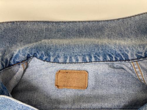 LEVI'S（リーバイス）LEVI'S (リーバイス) デニムジャケット インディゴ サイズ:SIZE 42の古着・服飾アイテム